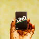 Uno-verkkopelaaminen vs. kasvokkain pelatut korttipelit: sukupolvien erot