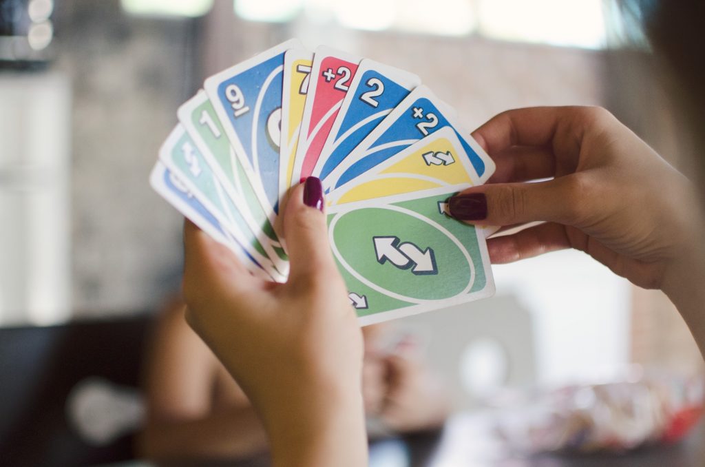 Pelaa online-korttipelejä reaaliajassa livekasinoilla